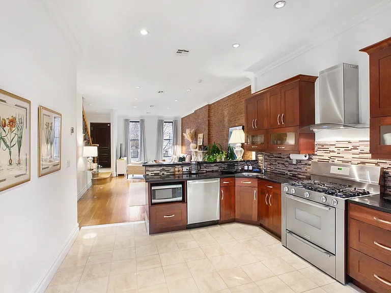2107 5th Ave #TWNH — Photo 6