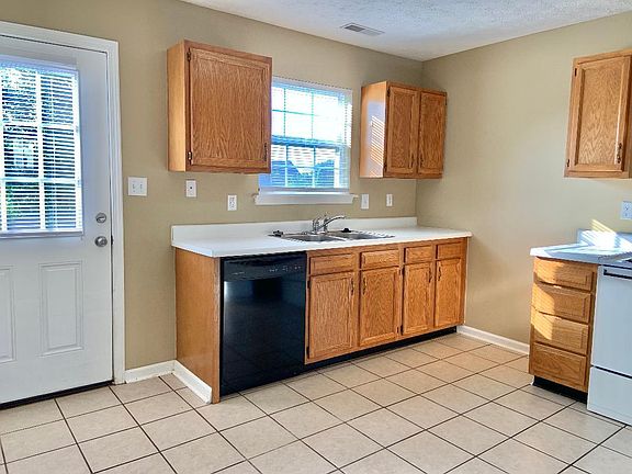 3rd image of 2050 Wiltshire St