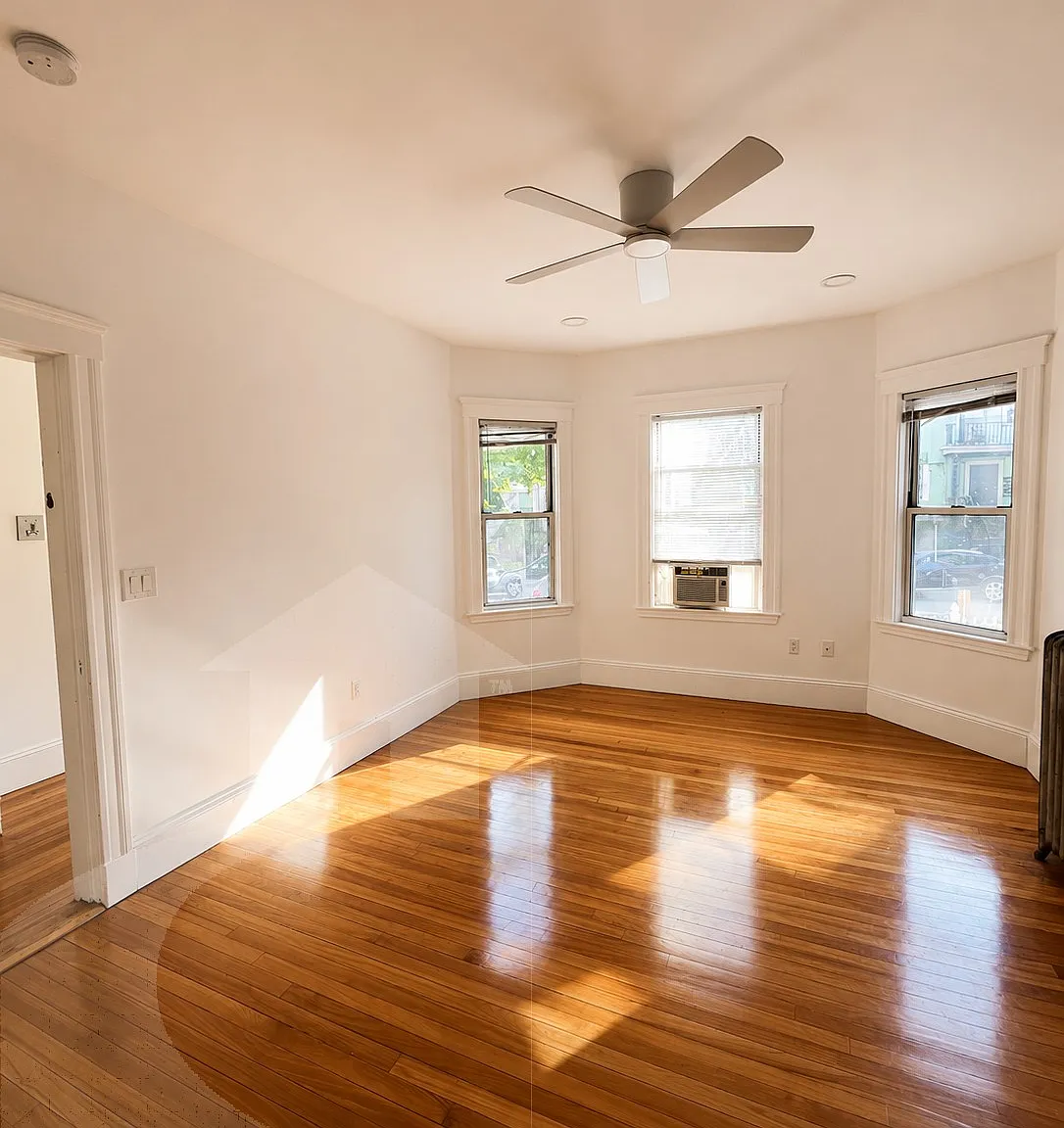 3 bed, 1500 sqft, $3,600 — Photo 2