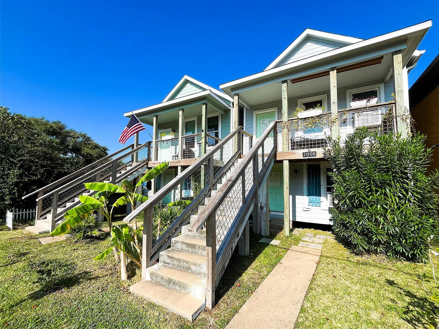 1 bed, 1.0 bath, 650 sqft, $1,300 — Photo 1