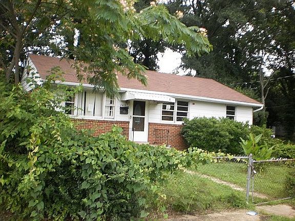 3rd image of 2413 Afton Ave