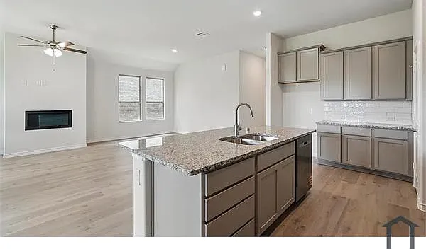 4192 Plateau Dr — Photo 3