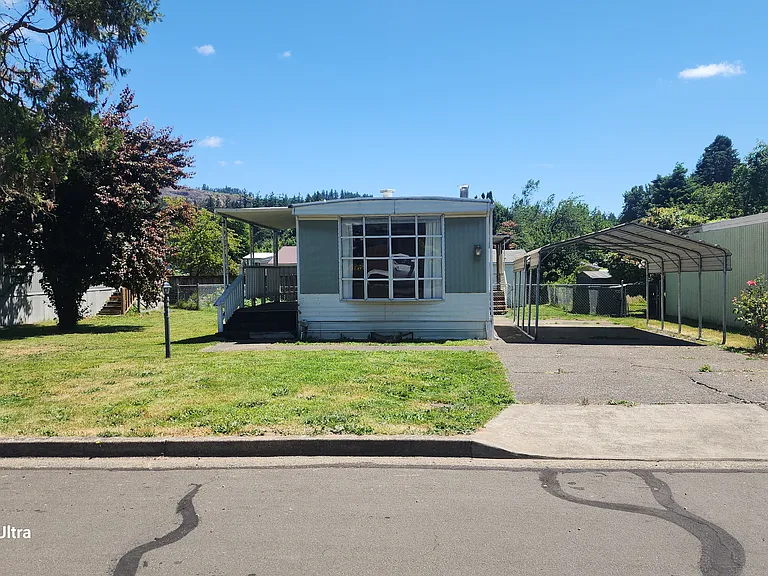 1933 Harbor Dr — Photo 3