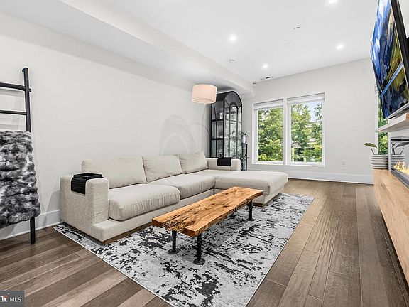 4th image of 1241 Oates St NE #2