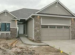16811 Prairie Dr, Clive, IA 50325