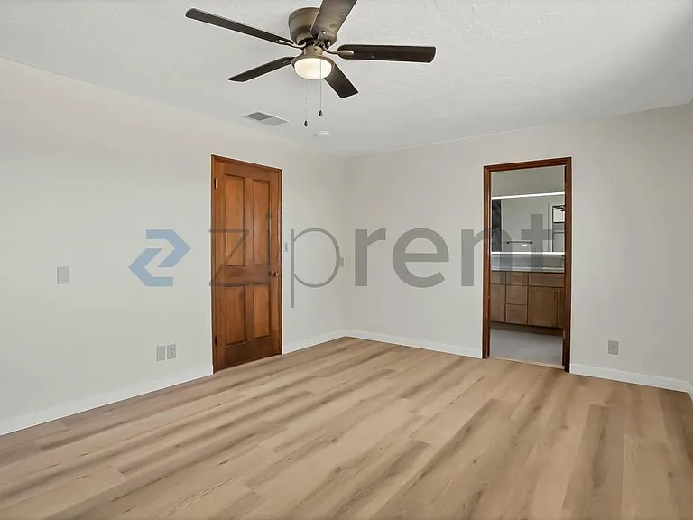 1196 Robinson Ct — Photo 37