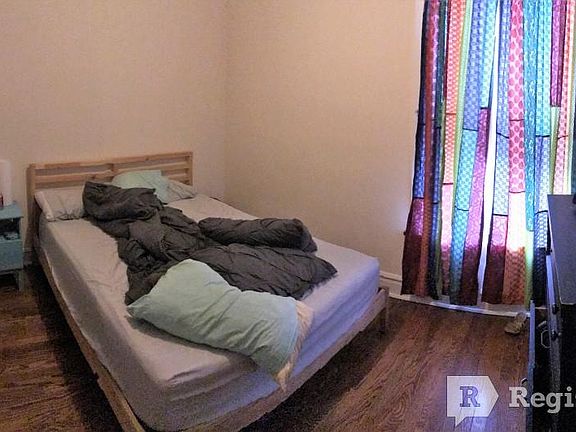 5th image of 1921 W Argyle St APT 1