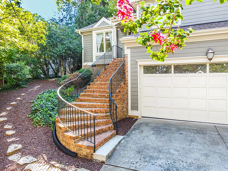 128 Chimney Rise Dr — Photo 35