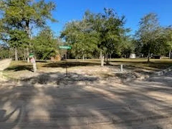 183 Oak Woodlands Dr, Hortense, GA 31543