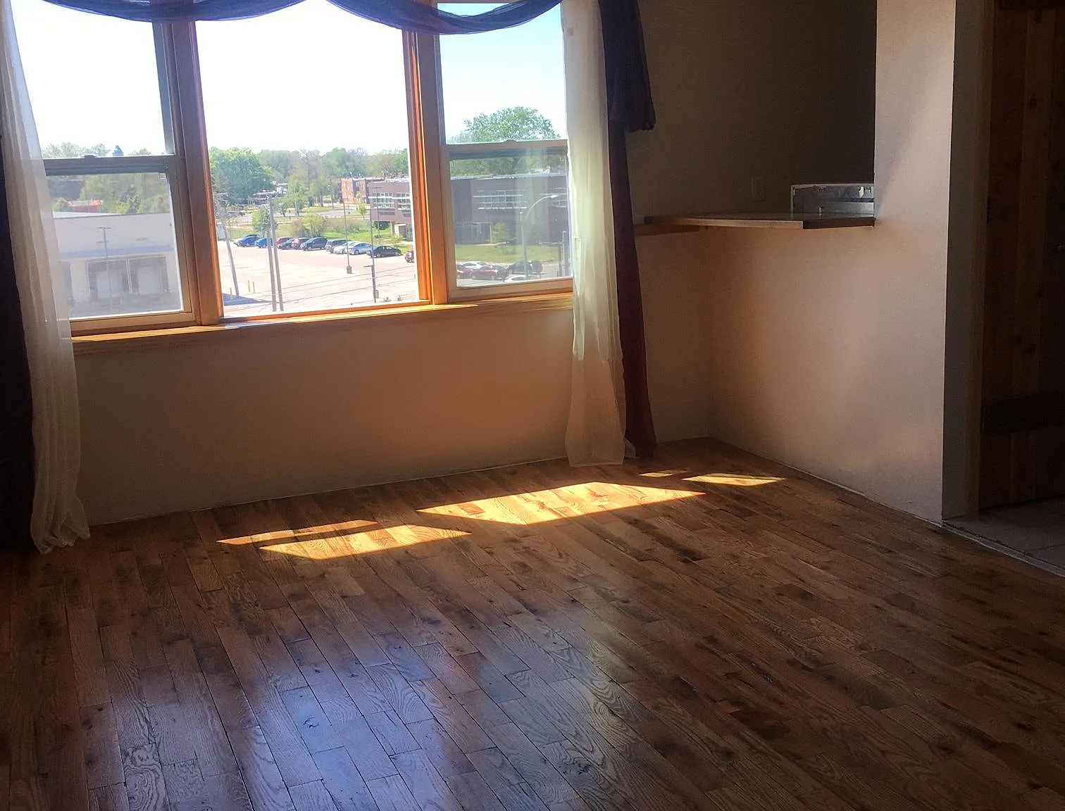 6070 Cates Ave — Photo 3
