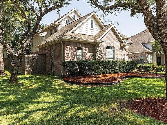 4th image of 22318 Caroline Cove Ln