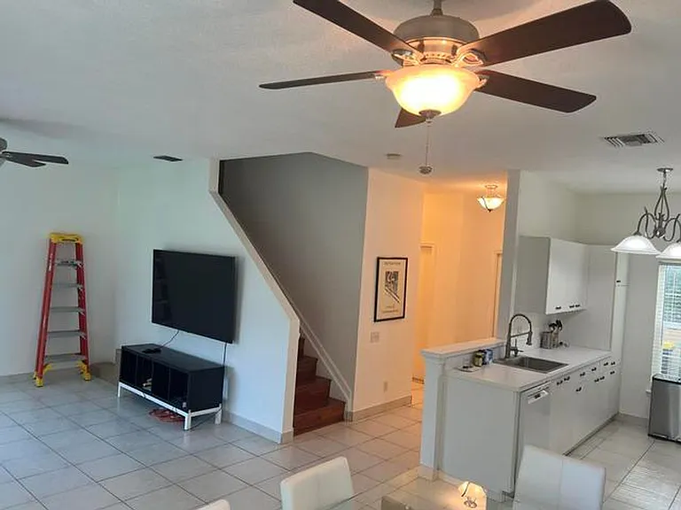 4878 SW 32nd Ter — Photo 5