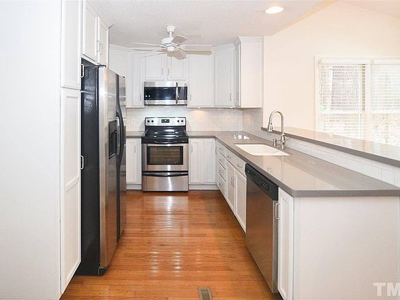 3rd image of 4 Briarfield Ct