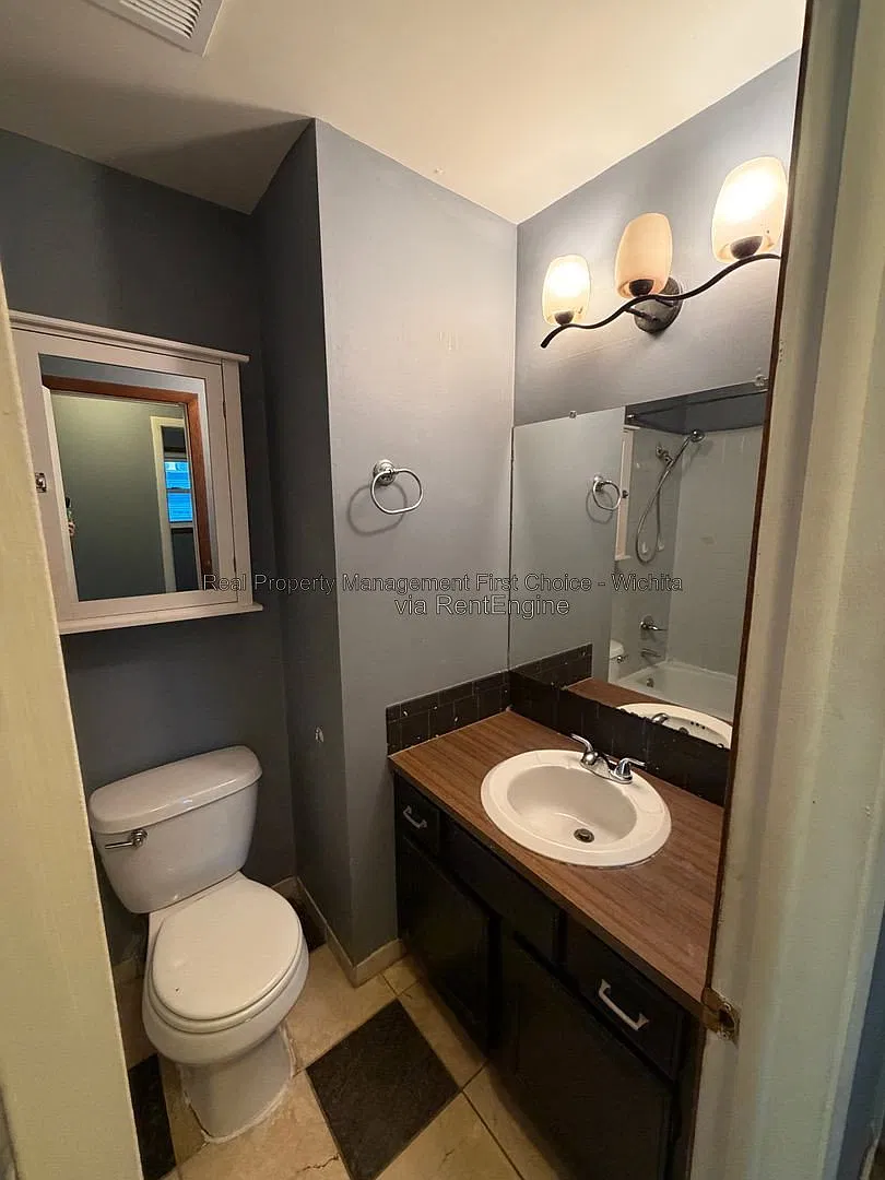 3 bed, 2.0 bath, 1596 sqft, $1,550 — Photo 3