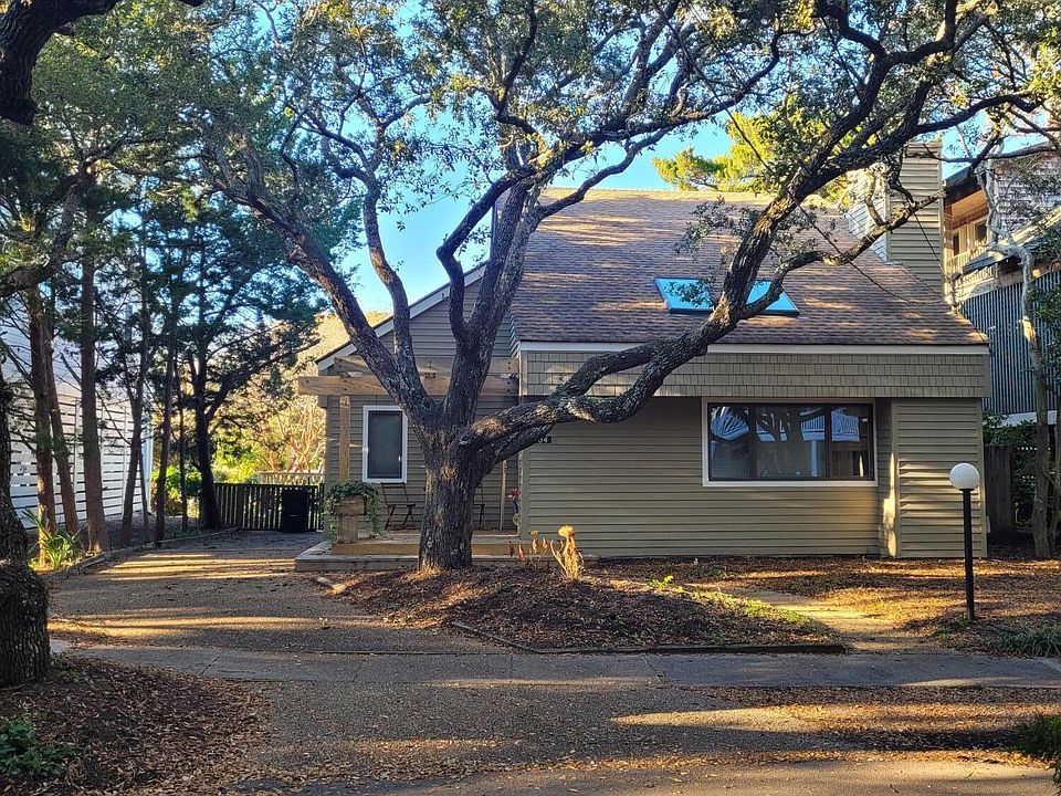 1st image of 104 Live Oak Drive