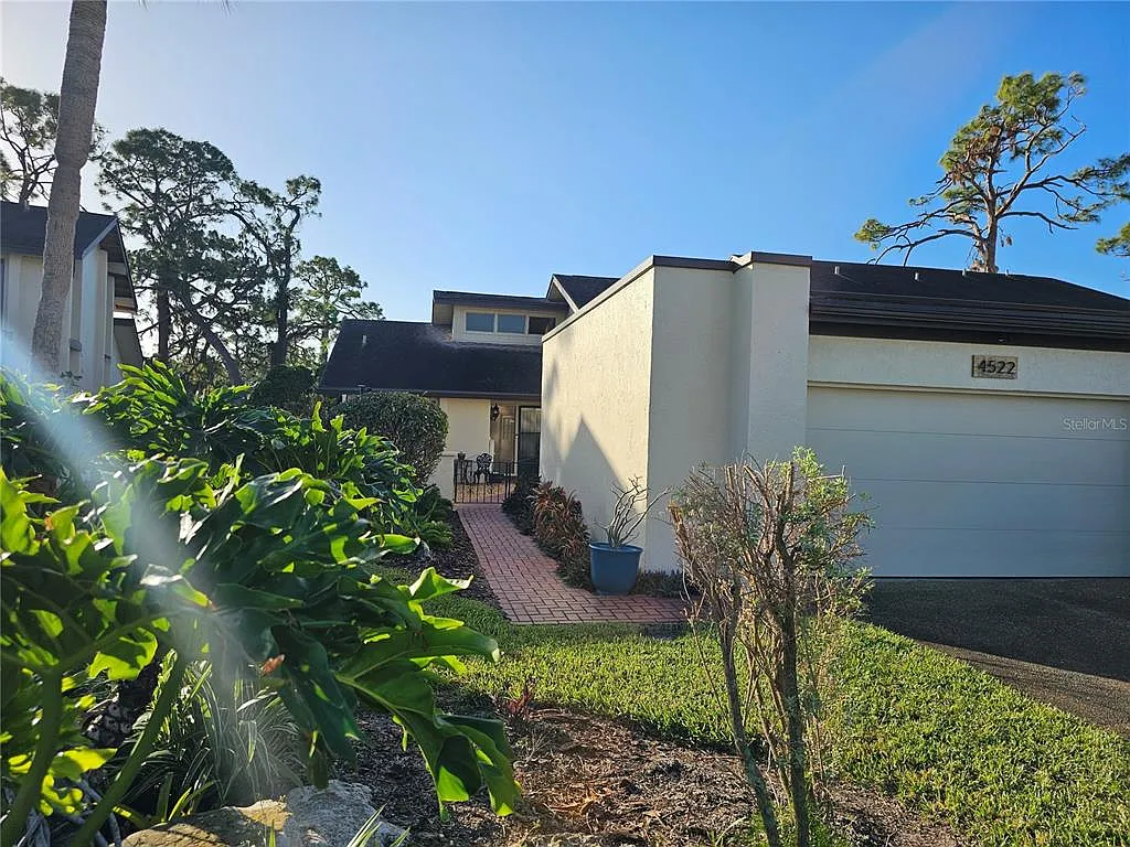 2 bed, 2.0 bath, 1573 sqft, $3,100 — Photo 4