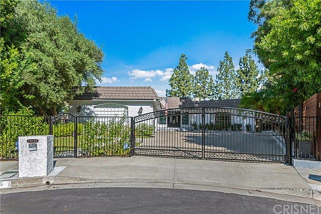 1st image of 18159 Medley Dr