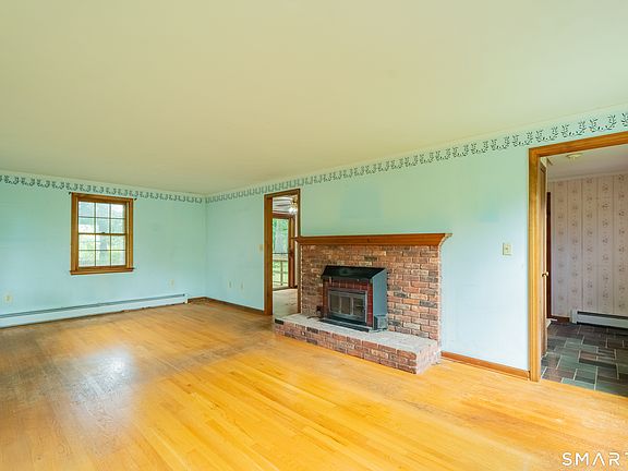 3rd image of 88 Farm Hill Road