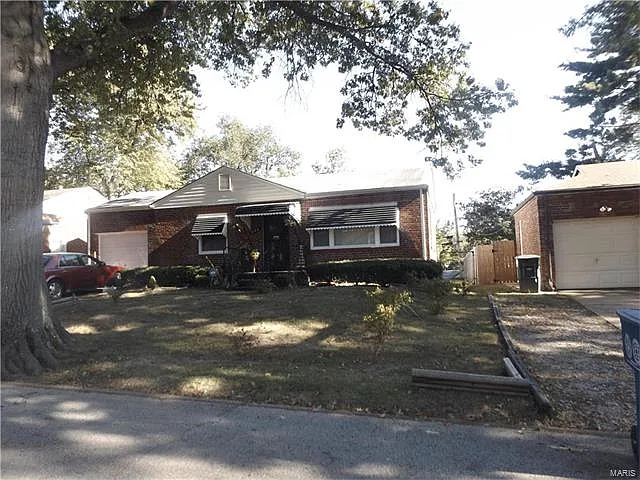 948 Melvin Ave photo 1