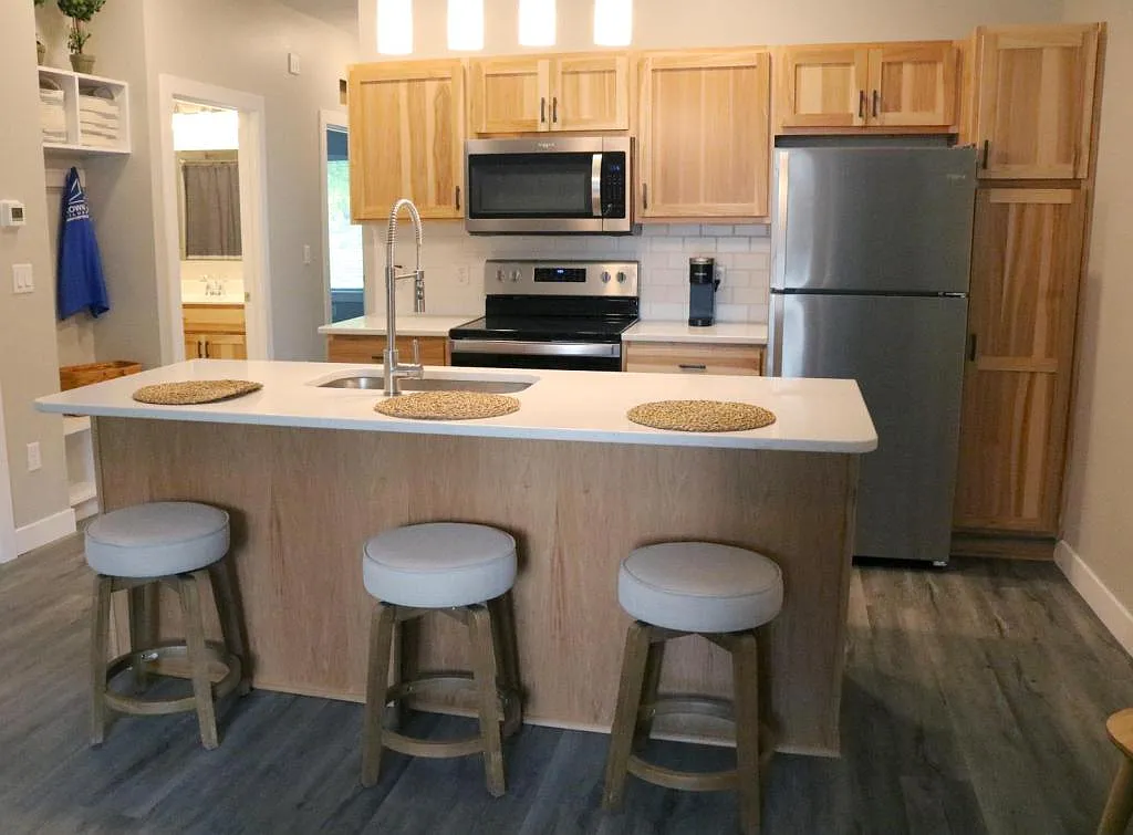 8 Reserve Court — Photo 2