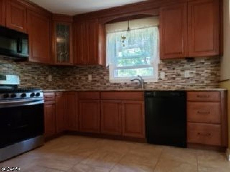2nd image of 15 Fox Hill Dr