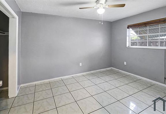 5th image of 8341 NW 25th St