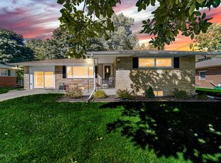 2212 W 57th Pl, Merrillville, IN 46410