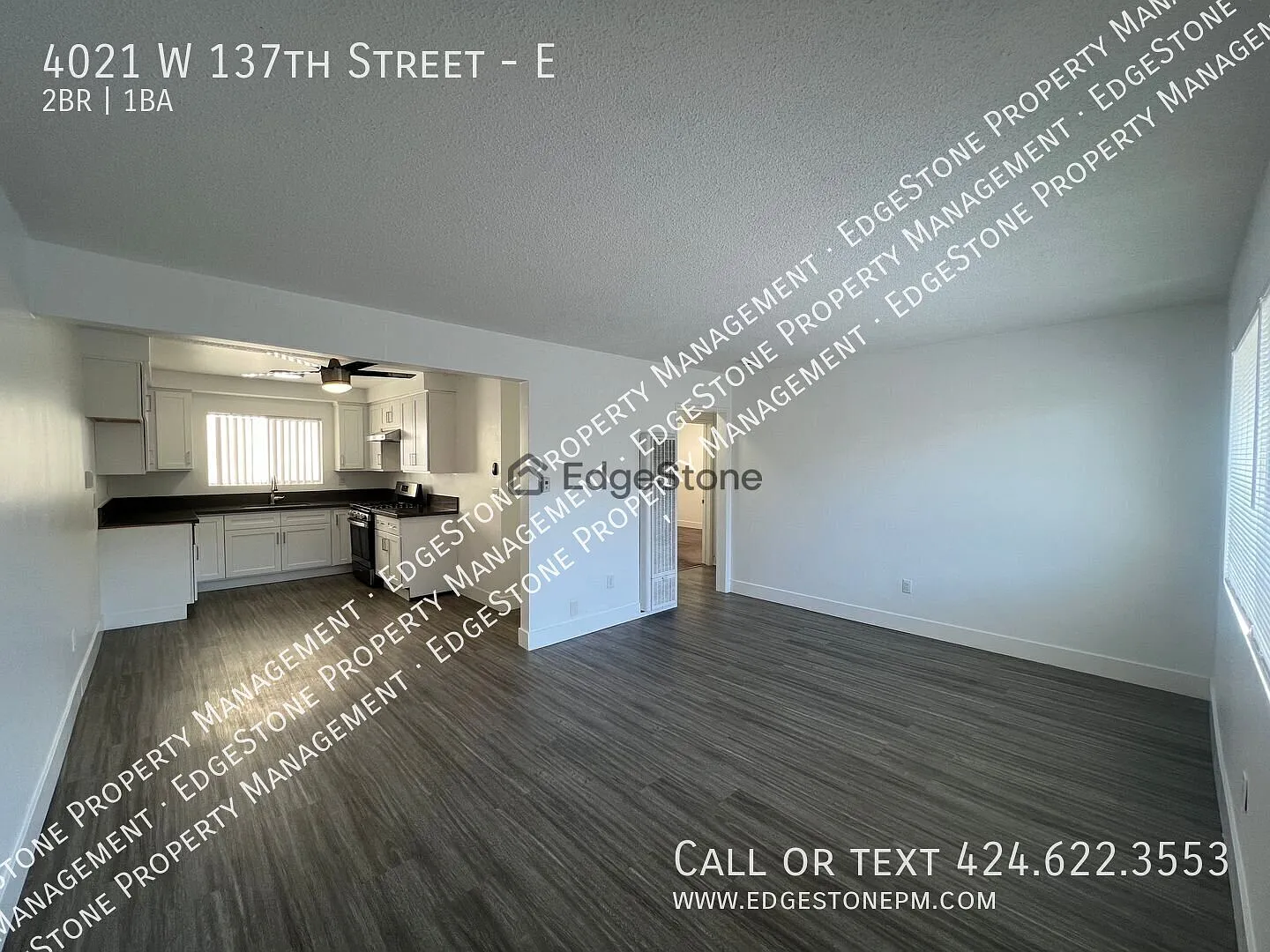 2 Bedroom / 1 Bathroom Apartment For Rent in Hawthorne — Photo 1