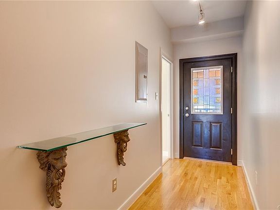 4th image of 215 N 19th St APT 31