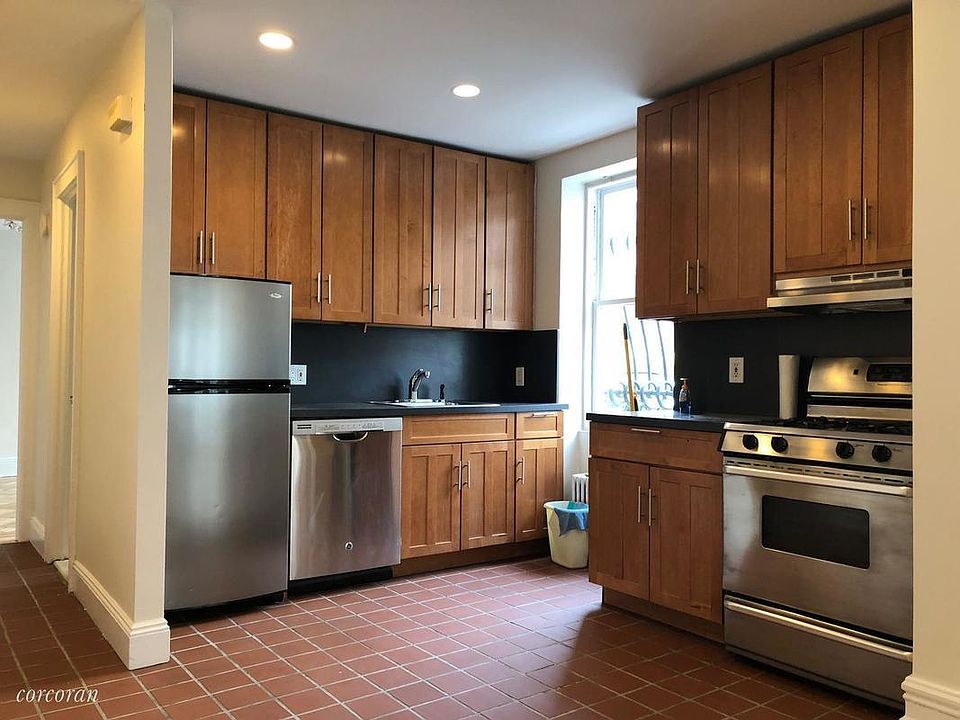 2nd image of 196 8th Ave APT 1