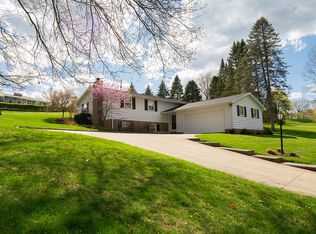 430 Hazelwood Dr SW, New Philadelphia, OH 44663