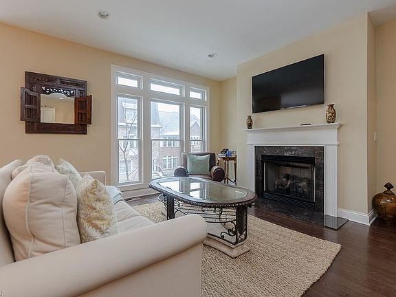 3rd image of 111 Vine St #46