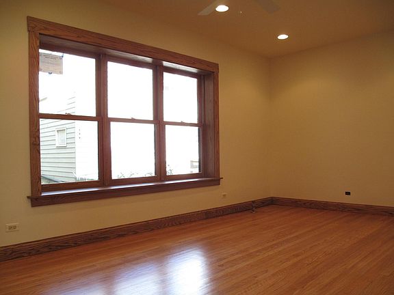 4th image of 3331 W Berteau Ave APT 3B