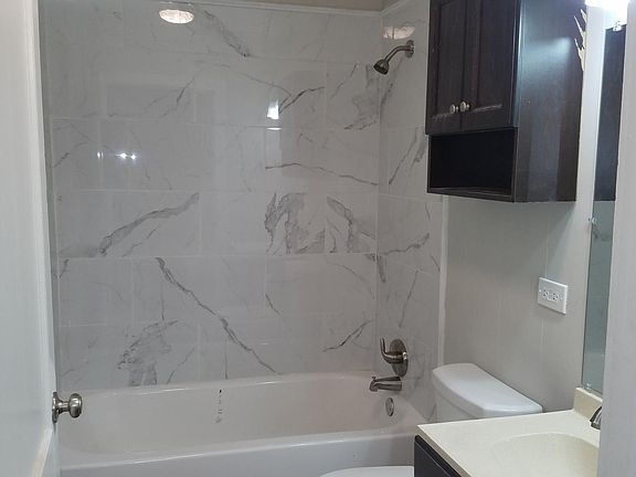 5th image of 612 S Thomson Ave