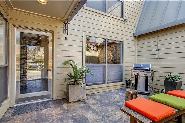 3955 Buena Vista St — Photo 2