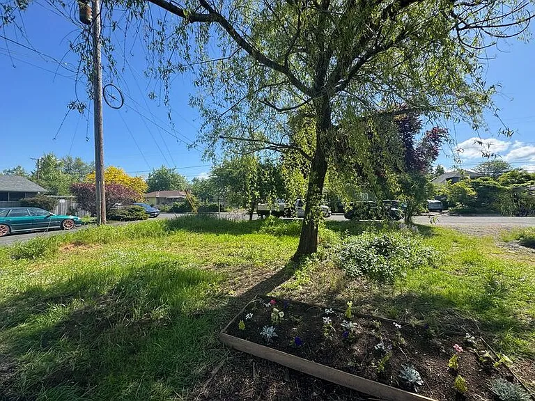 2210 W 19th Ave — Photo 21