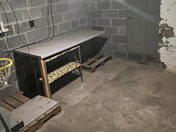 2nd image of 1705 Price St #1705