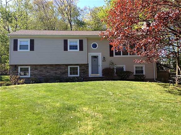 567 Babbling Brook Ln, Valley Cottage, NY 10989 | Zillow