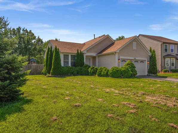 776 Chesterfield Ln, North Aurora, IL 60542
