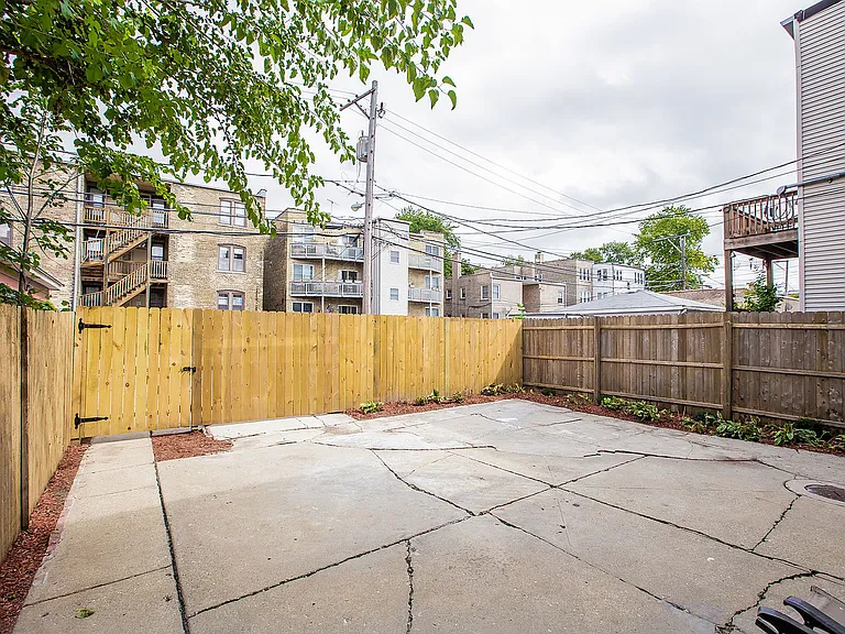 2648 W Lunt Ave #3 — Photo 20