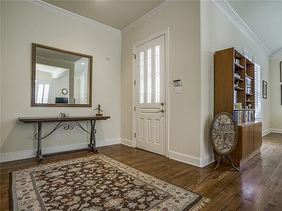 3rd image of 5302 Collinwood Ave