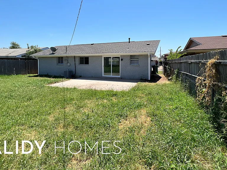 1433 SW 60th St — Photo 9