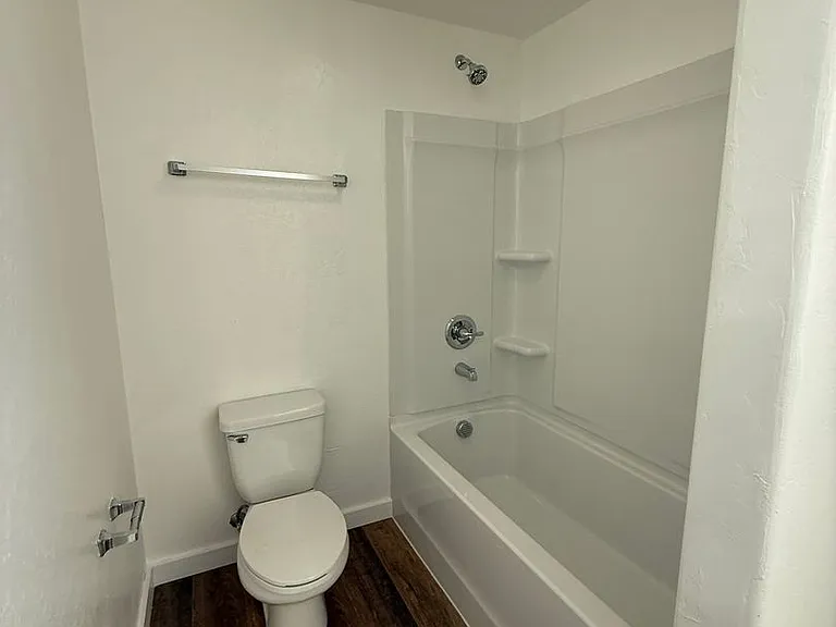 754 N Riverside Ave — Photo 7