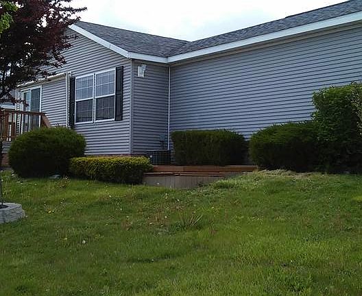 3rd image of 21546 Montmorency S