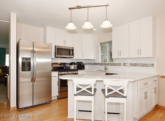 3rd image of 922 Menlo Ct