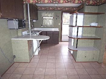 3rd image of 525 Washington Dr