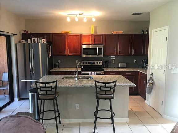 3rd image of 1103 Blackwater Dr