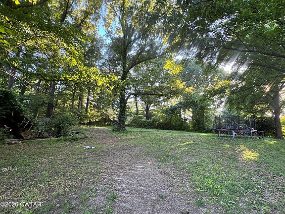 2nd image of 152 Radio Rd