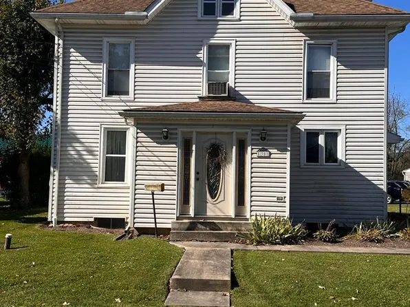 35 Woodlawn Ave, Milroy, PA 17063