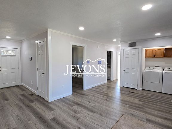 2nd image of 503 N 12th St